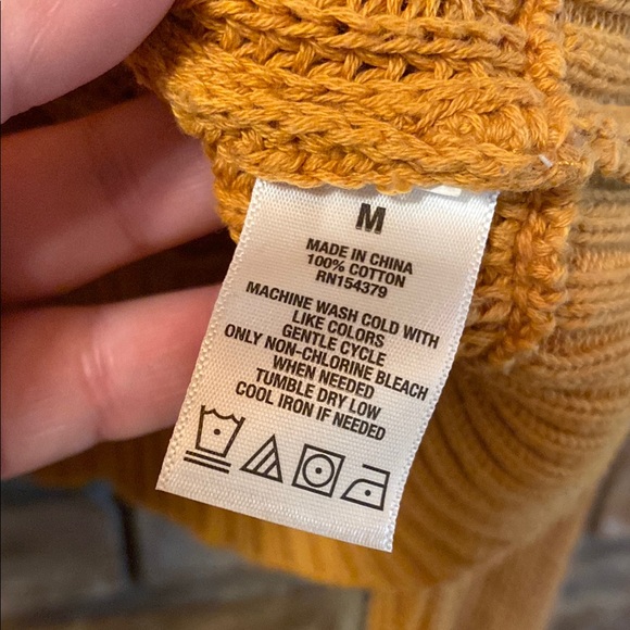 Aeropostale Cable Knit Boxy Fit  Sweater / Preppy / Comfy / Cozy / Chunky - Picture 5 of 8